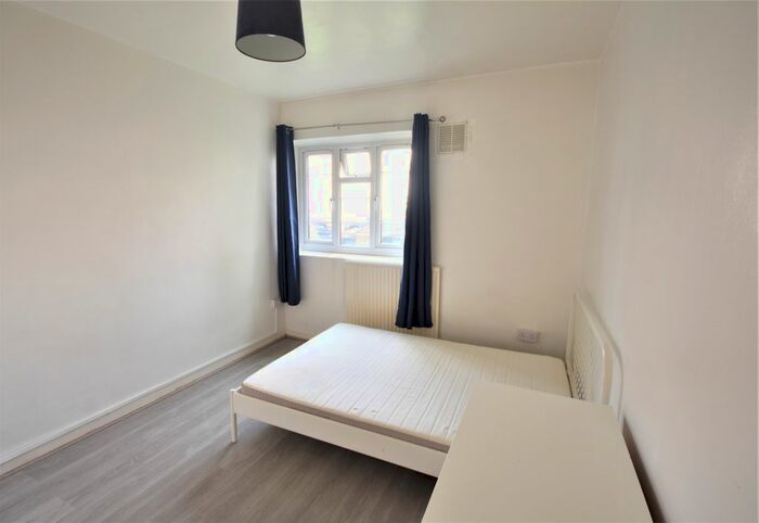 4 Bedroom Flat To Rent In Duckett Street, London, E1