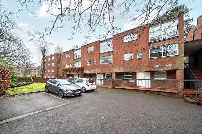 2 Bedroom Apartment For Sale In Russell Court, Oxford, OX2