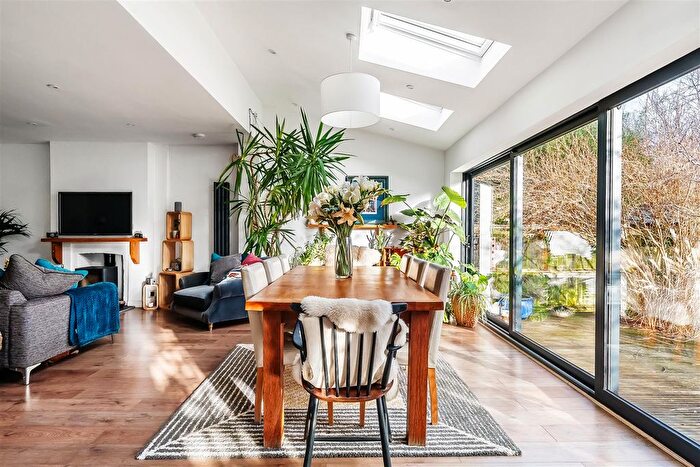 5 Bedroom Detached House For Sale In Kingston Road, Leatherhead, KT22