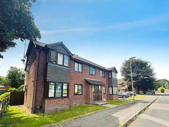 2 Bedroom Flat For Sale In Pittard Road, Kingsvale Court Pittard Road, RG21