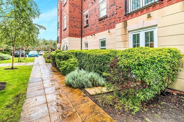 2 Bedroom Flat To Rent In Beckford Court, Tyldesley, Manchester, M29