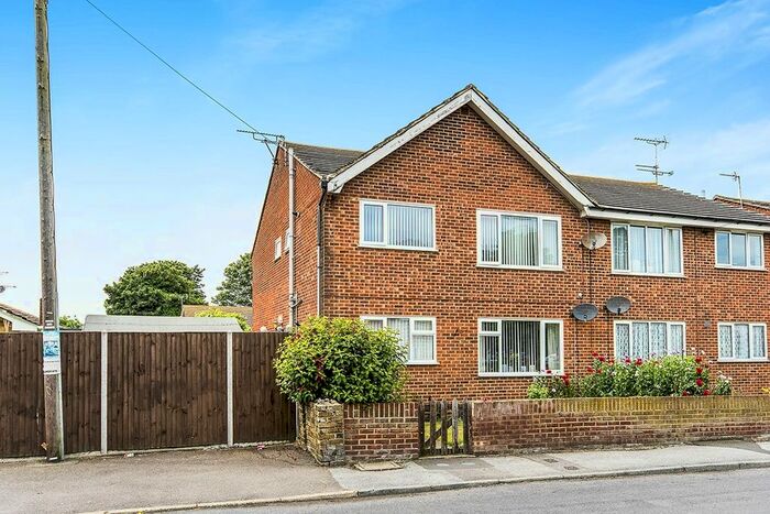 2 Bedroom Flat To Rent In Dumpton Lane, Ramsgate, Kent, CT11