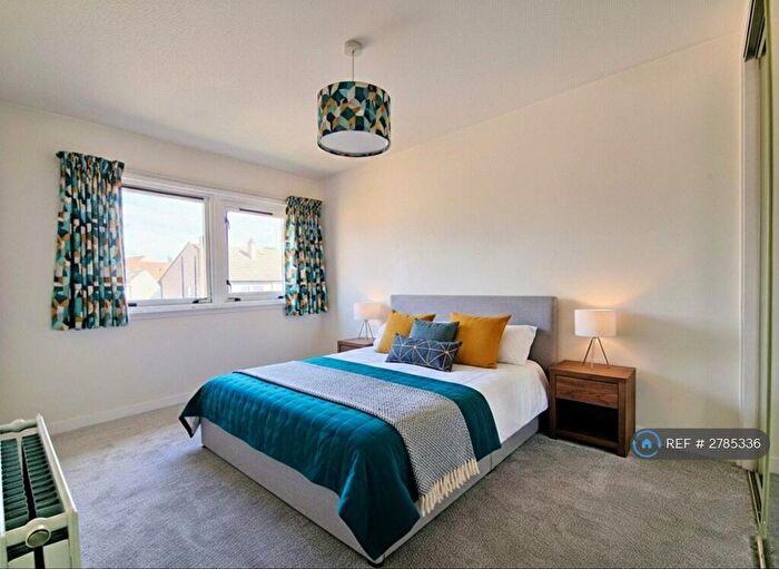 2 Bedroom Flat To Rent In Marionville Medway, Edinburgh, EH7