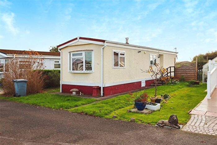 1 Bedroom Detached House For Sale In Tollerton Park, Tollerton Lane, Tollerton, Nottingham, NG12