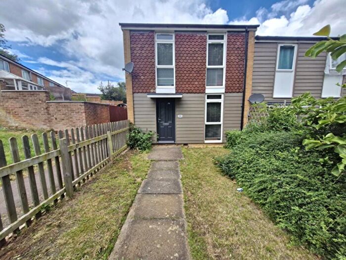 3 Bedroom End Of Terrace House For Sale In The Briars, Briar Hill, Northampton, NN4