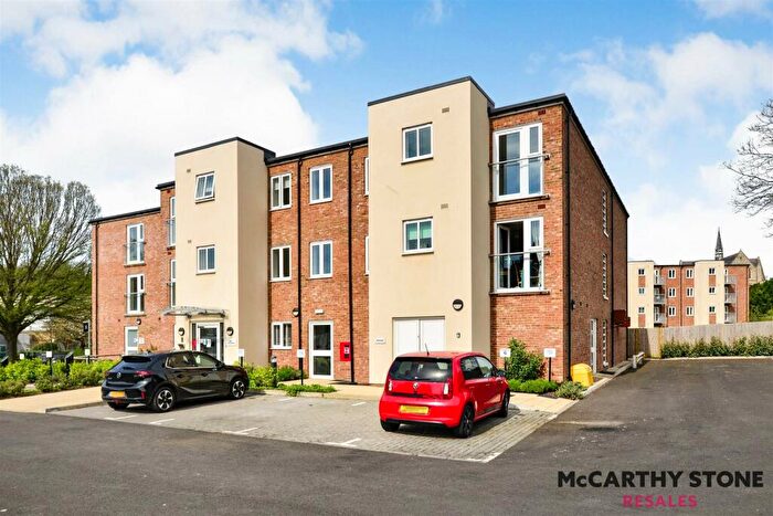1 Bedroom Apartment For Sale In Elkington House, Charlton Green, Dover, CT16