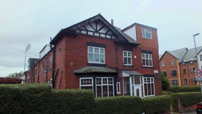 8 Bedroom Property To Rent In Estcourt Terrace, Headingley, Leeds, LS6