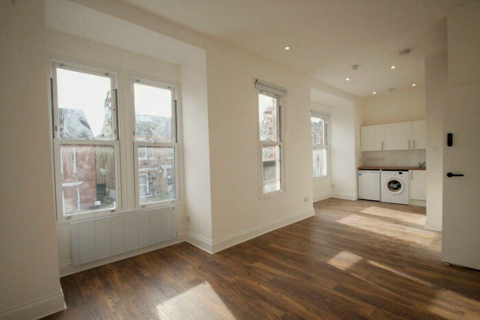 Studio To Rent In St Julians Farm, West Norwood, SE27