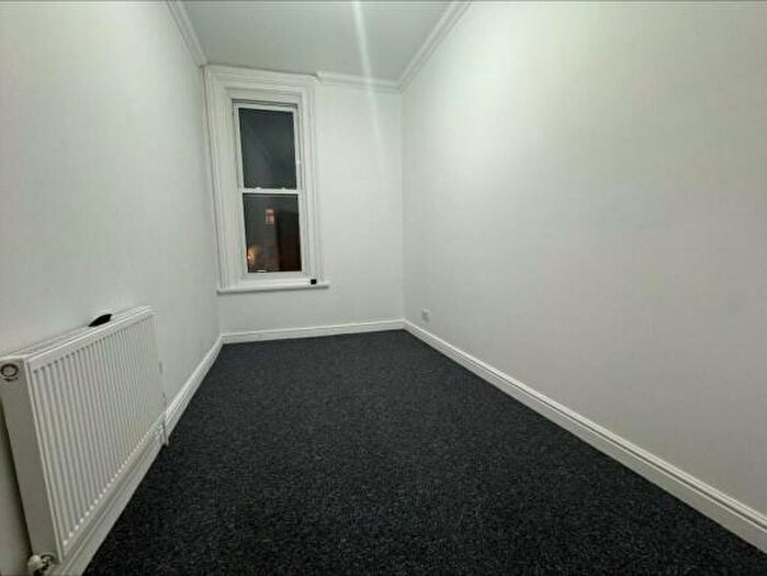 2 Bedroom Apartment To Rent In Alhambra Road, Southsea, PO4