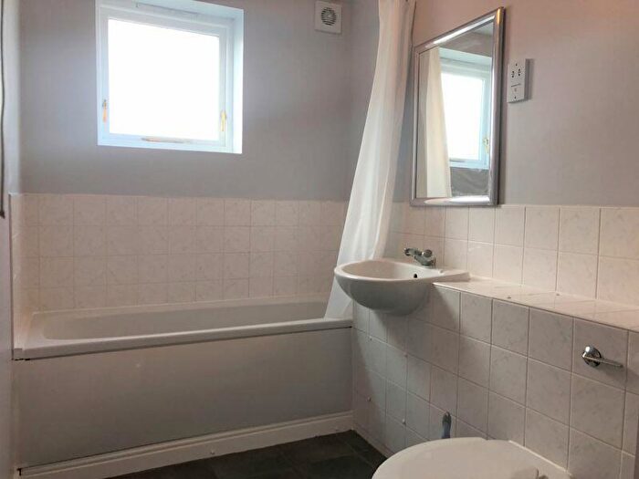 2 Bedroom Apartment To Rent In Felixstowe Court, London, E16