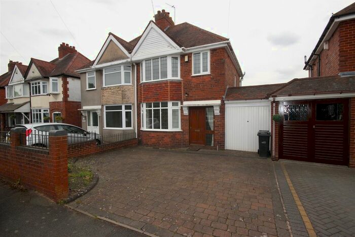 3 Bedroom Semi-Detached House To Rent In Newfield Crescent, Halesowen, B63