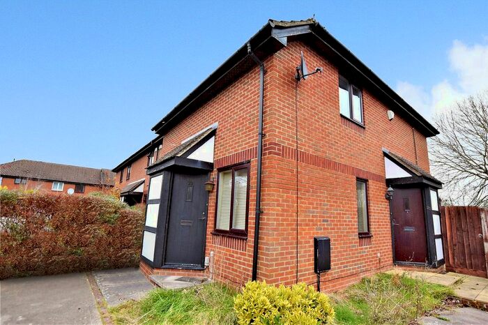 1 Bedroom Semi-Detached House To Rent In Campion Hall Drive, Didcot, Oxfordshire, OX11