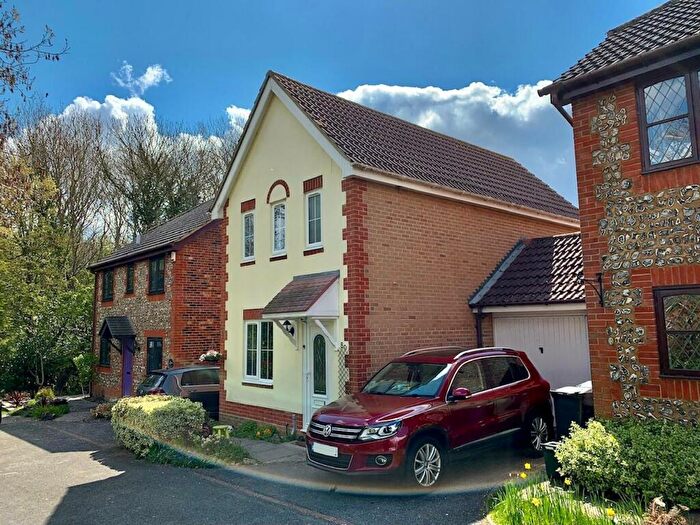 3 Bedroom Detached House To Rent In Bridport Way, Braintree, CM7