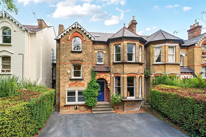 5 Bedroom Semi-Detached House For Sale In Kidbrooke Park Road, London, SE3