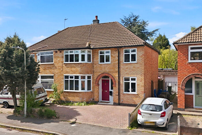 4 Bedroom Semi Detached House For Sale In Oakcroft Avenue, Leicester, LE9