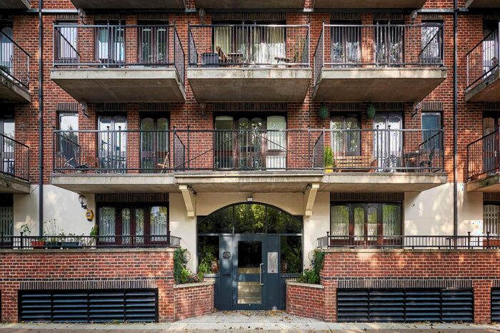 Flat To Rent In George Leybourne House, Fletcher Street, E1