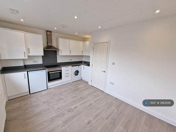 3 Bedroom Detached House To Rent In Uckfield Road, Enfield, EN3