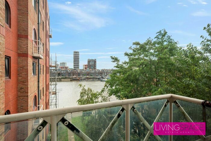 2 Bedroom Flat To Rent In William Morris Way, London, SW6