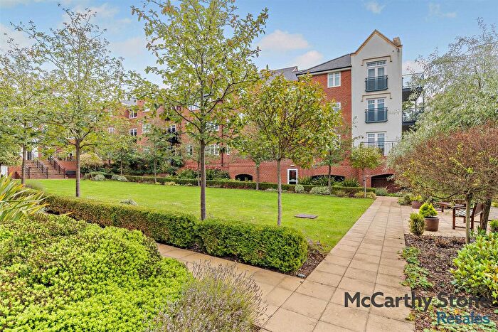 2 Bedroom Flat For Sale In Abbey Foregate, Shrewsbury, SY2