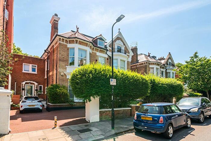 1 Bedroom Flat For Sale In Woodchurch Road, West Hampstead, NW6