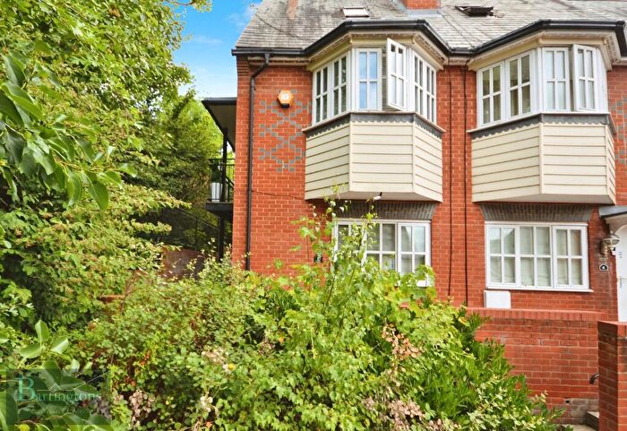 3 Bedroom Town House To Rent In Fantasia Court, Brentwood, Essex, CM14