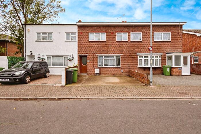 3 Bedroom Terraced House For Sale In Fifth Street, Portsmouth, PO1