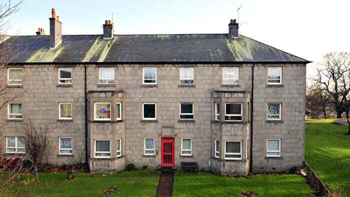 2 Bedroom Flat To Rent In Powis Circle, Aberdeen, Aberdeenshire, AB24