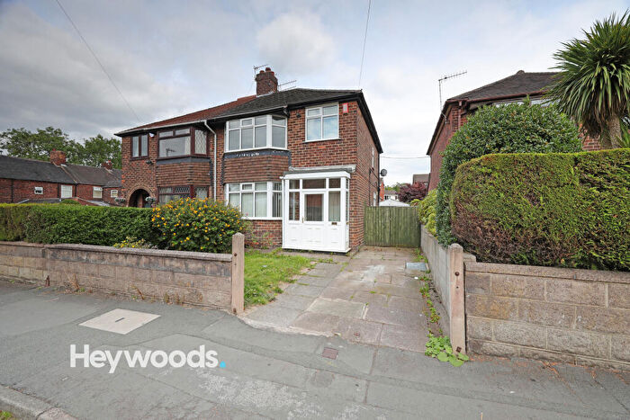 3 Bedroom Semi-Detached House For Sale In Deaville Road, Bucknall, Stoke-on-Trent, Staffordshire, ST2