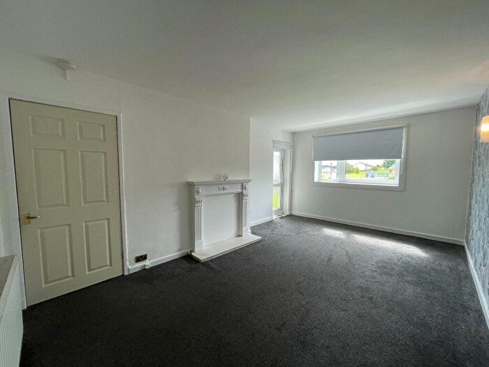 2 Bedroom Flat To Rent In Dunphail Drive, Easterhouse, Glasgow, G34