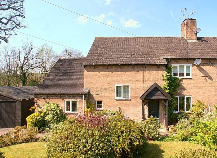 3 Bedroom Semi-Detached House For Sale In Lea Bridge, Matlock, DE4