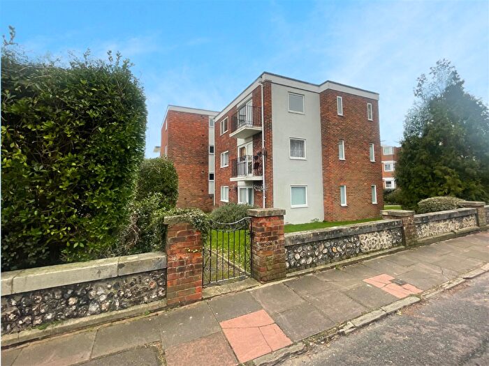 2 Bedroom Flat To Rent In Selwyn Road, Eastbourne, BN21