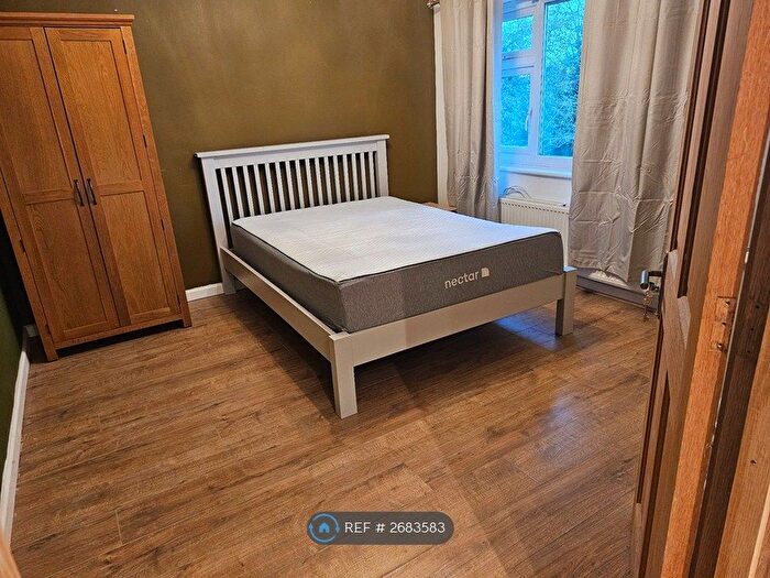 3 Bedroom Semi Detached House To Rent In Upton Drive, Nottingham, NG5