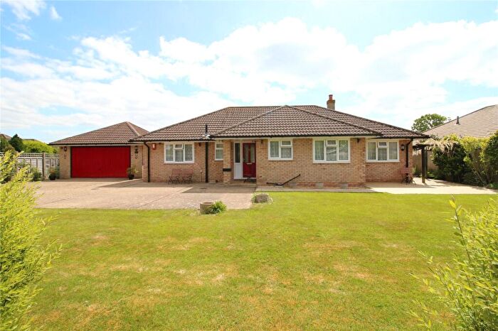 4 Bedroom Bungalow For Sale In Barton Court Road, New Milton, Hampshire, BH25