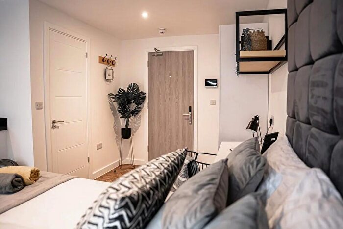 Studio To Rent In Bridge Street West, Birmingham, B19