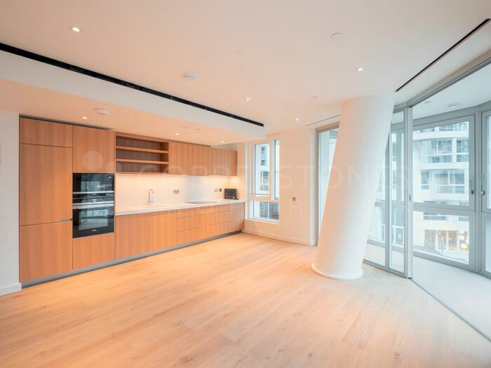 2 Bedroom Flat To Rent In Village Courtyard, London, SW11