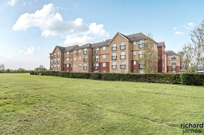 2 Bedroom Flat For Sale In Twickenham Close, Swindon, SN3
