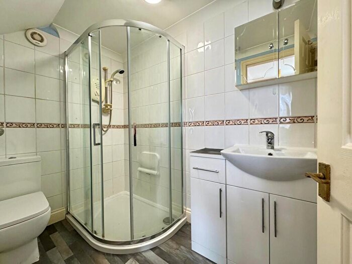 1 Bedroom Flat For Sale In Crouch Road, Burnham-on-Crouch, CM0