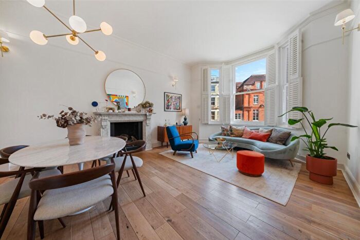 3 Bedroom Apartment For Sale In Adamson Road, Belsize Park, London, NW3