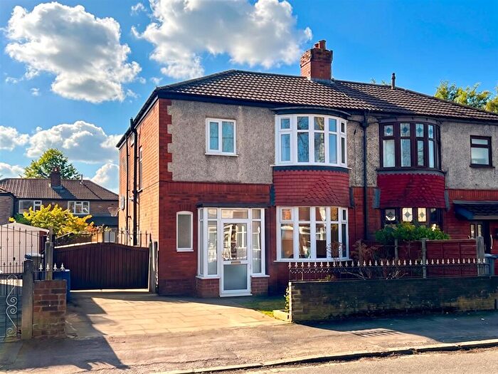4 Bedroom Semi-Detached House To Rent In Overton Crescent, Sale, M33