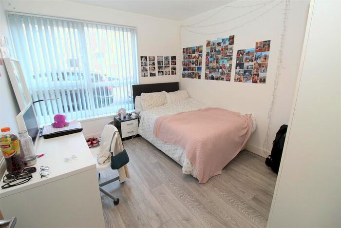 5 Bedroom Property To Rent In Alexander Street, Cathays, Cardiff, CF24