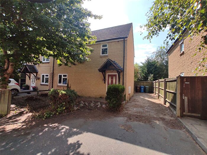 2 Bedroom Semi-Detached House To Rent In Croxford Gardens, Kidlington, Oxfordshire, OX5