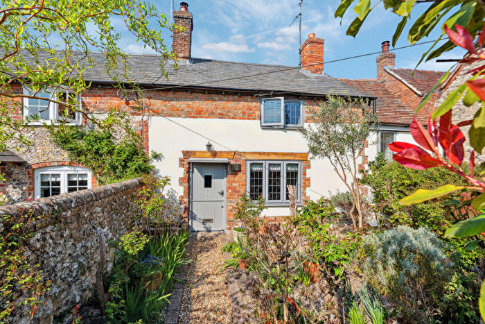 2 Bedroom Cottage For Sale In Littleworth Road, Benson, OX10