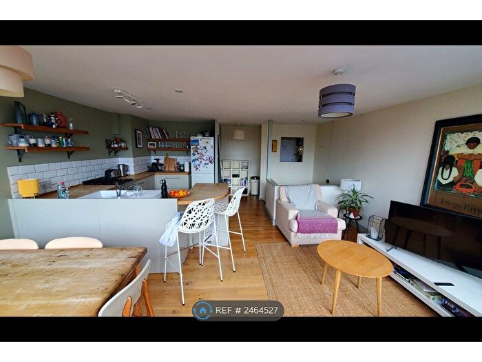 2 Bedroom Maisonette To Rent In Upper Clarendon Walk, London, W11