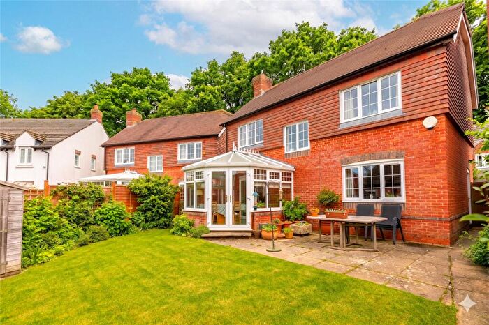 3 Bedroom Detached House For Sale In Deadmans Lane, Greenham, Thatcham, Berkshire, RG19