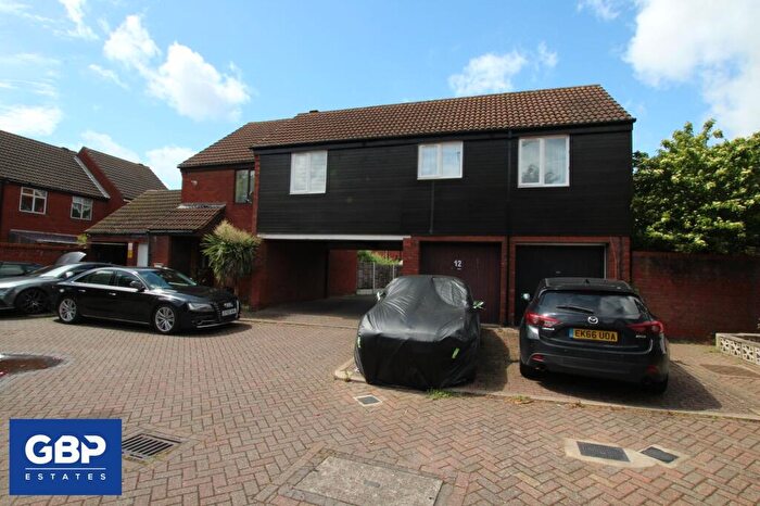 1 Bedroom Flat To Rent In Clayton Close, London, E6