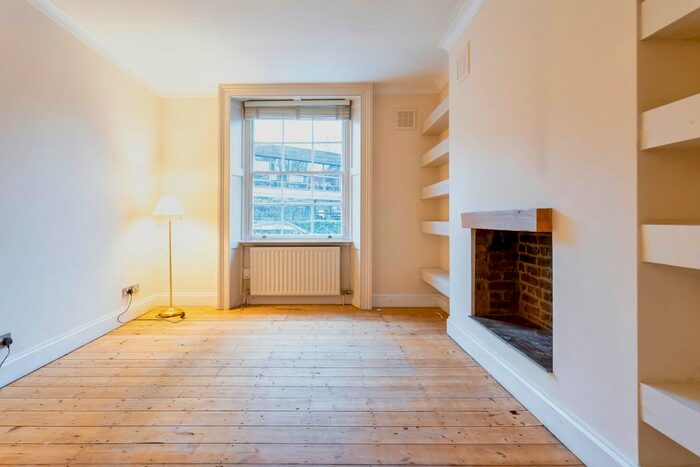 3 Bedroom Flat To Rent In Myddelton Street, London, EC1R