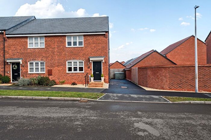 3 Bedroom End Of Terrace House For Sale In Sykes Road, Hampton Magna, Warwick, Warwickshire, CV35