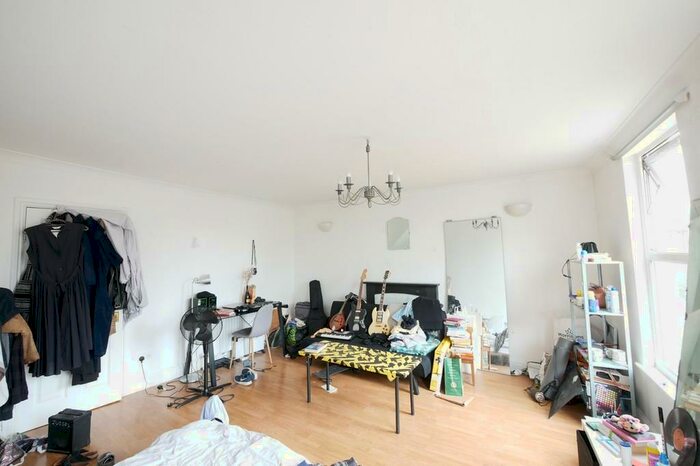 3 Bedroom Maisonette To Rent In Rectory Road, Stoke Newington, N16