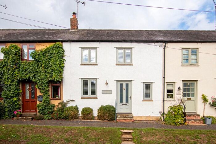 3 Bedroom Terraced House For Sale In St. Thomas Street, Deddington, OX15