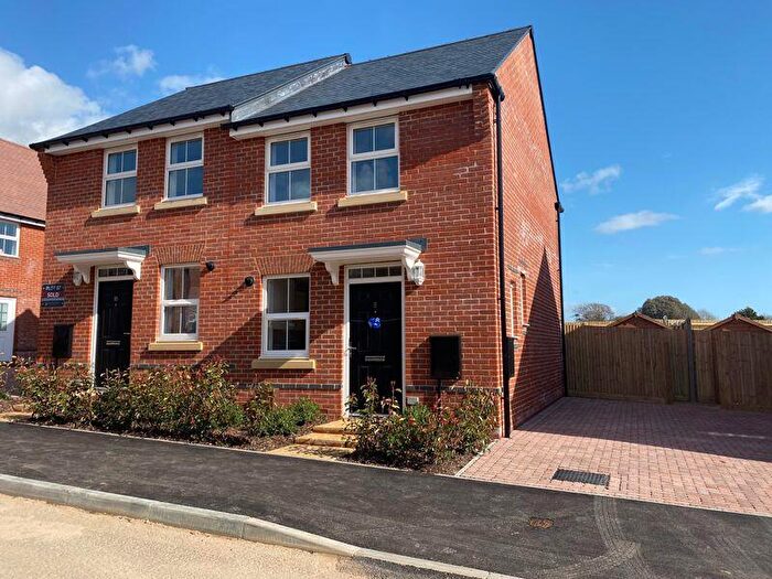 2 Bedroom Semi-Detached House To Rent In Hamilton Way, Chichester, PO18